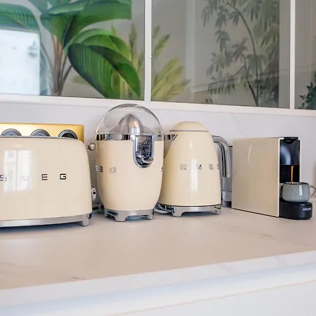 Somptuous One Bedroom Flat In Champs-elysees Parijs